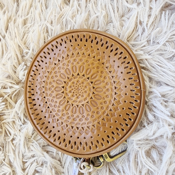 HOBO Bohemian Revolve Coin Purse - Picture 1 of 5